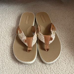 Sperry flip flops
